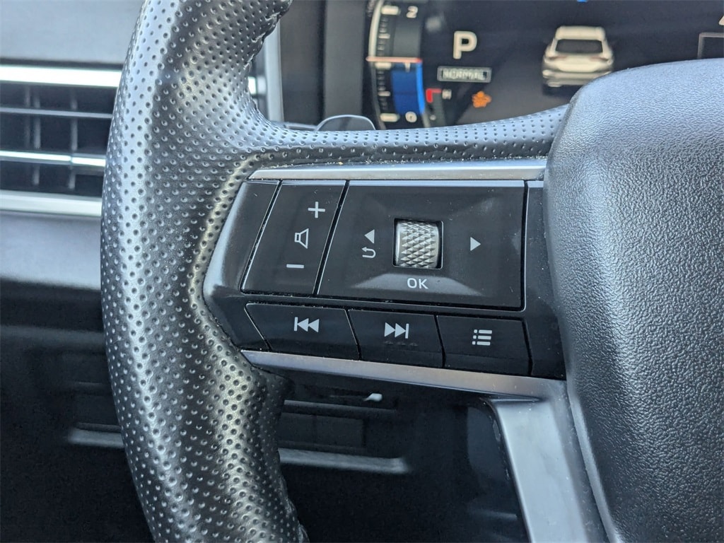 Thumbnail: 2024 Mitsubishi Outlander - 16