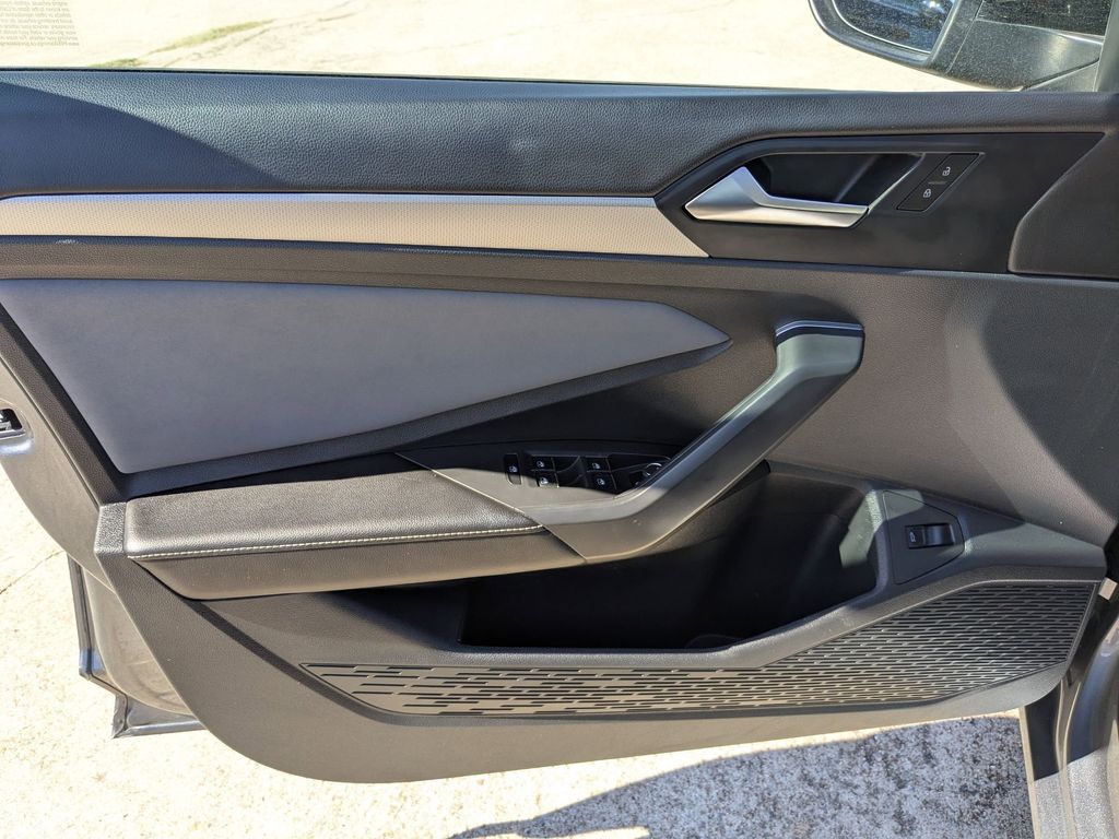 Thumbnail: 2025 Volkswagen Jetta - 11