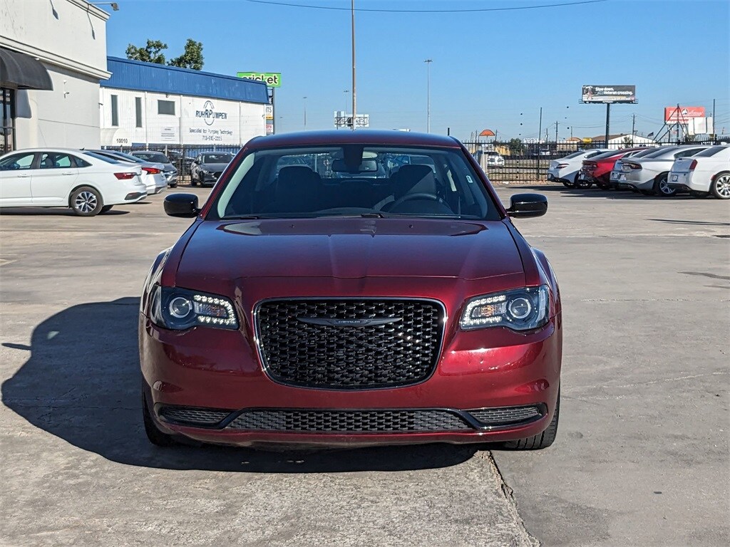 Used 2022 Chrysler 300 For Sale at AVIS Car Sales VIN 2C3CCAAG7NH241390