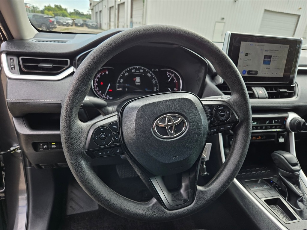 Thumbnail: 2025 Toyota RAV4 - 16