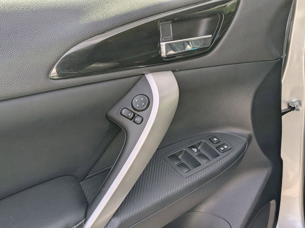 Thumbnail: 2025 Mitsubishi Eclipse Cross - 10