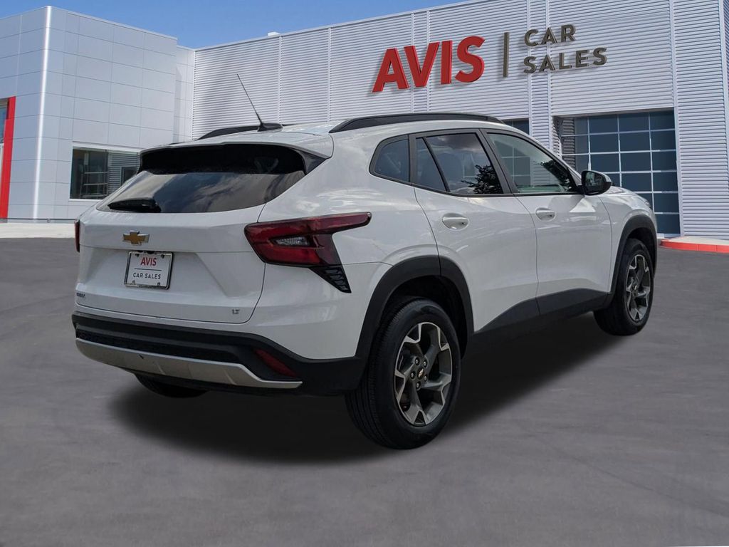 Thumbnail: 2025 Chevrolet Trax - 6