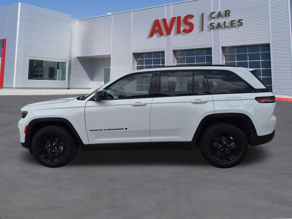 Thumbnail: 2025 Jeep Grand Cherokee - 10