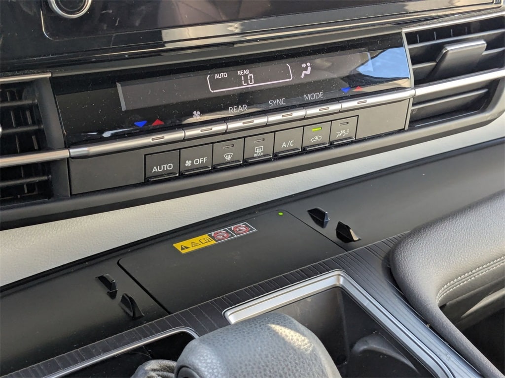 Thumbnail: 2025 Toyota Sienna - 22