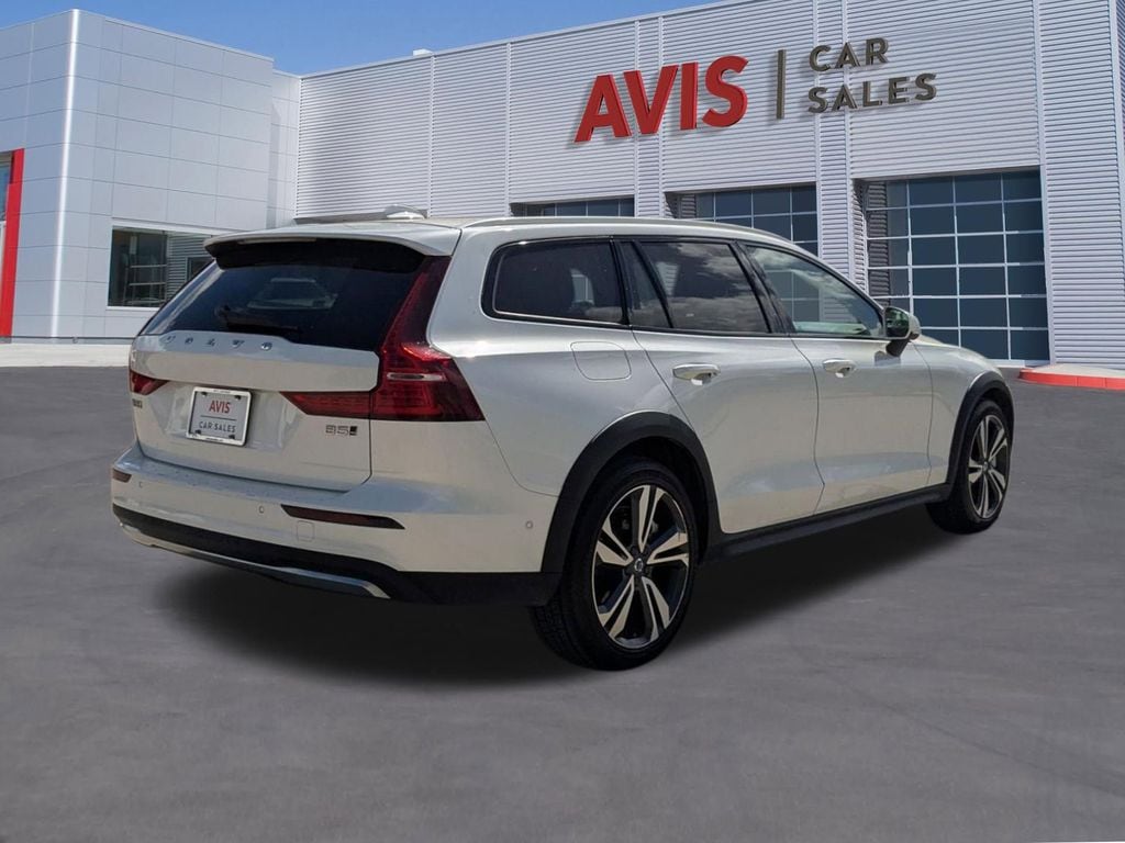 Thumbnail: 2025 Volvo S60 - 6