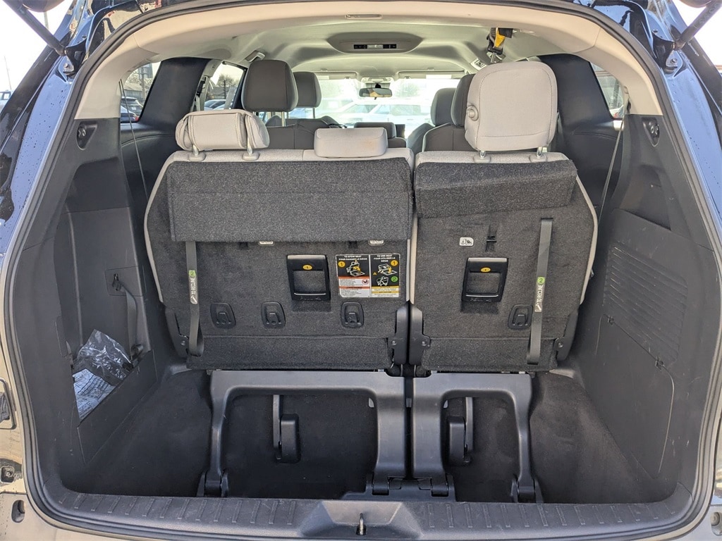 Thumbnail: 2025 Toyota Sienna - 27