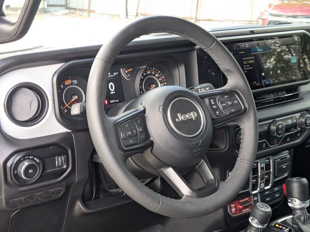 Thumbnail: 2025 Jeep Wrangler - 15