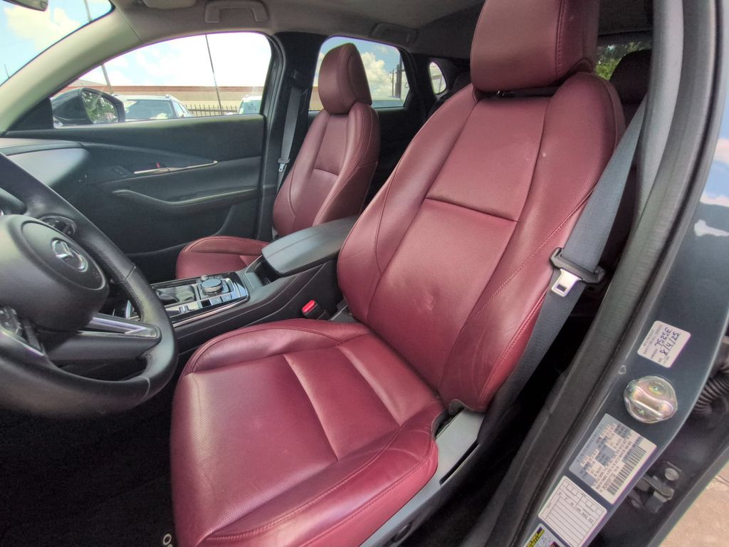 2025 Mazda CX-30 Carbon Edition - Photo 24
