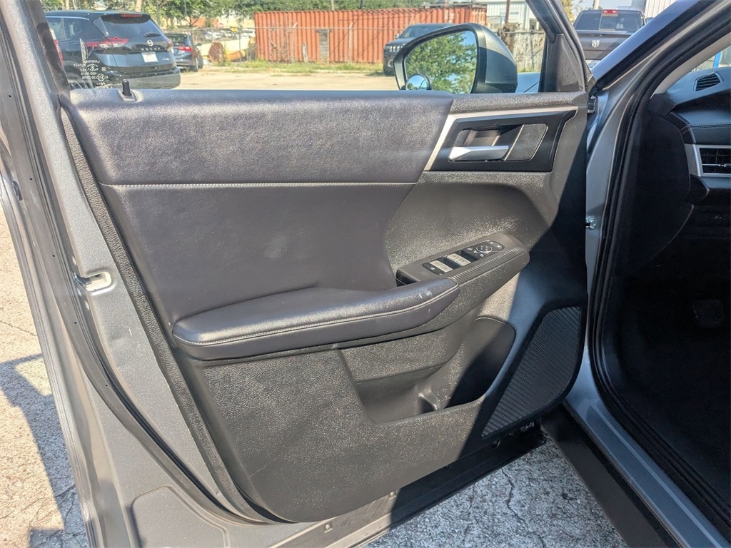 Thumbnail: 2024 Mitsubishi Outlander - 11