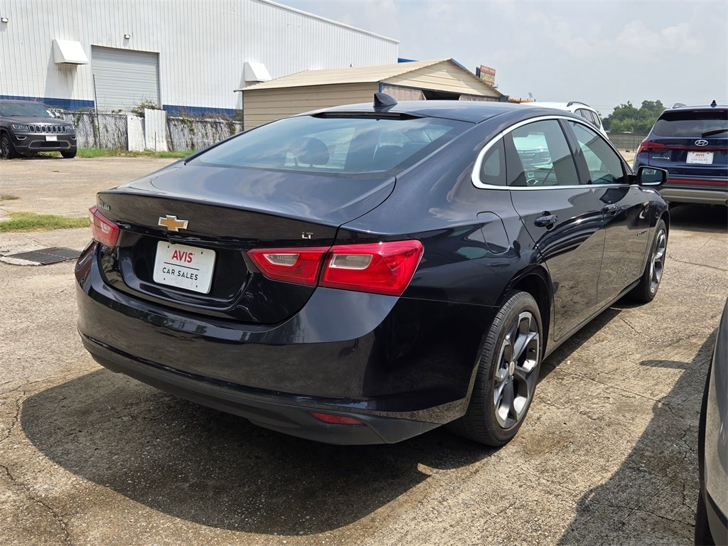 Thumbnail: 2023 Chevrolet Malibu - 4