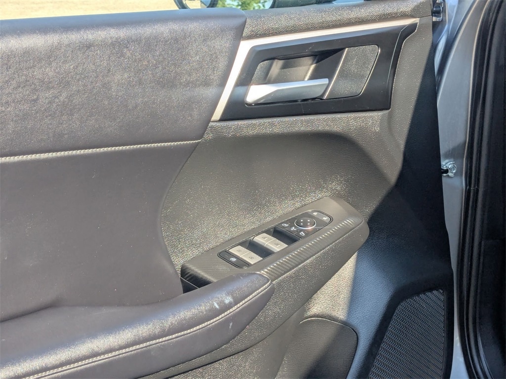 Thumbnail: 2024 Mitsubishi Outlander - 13