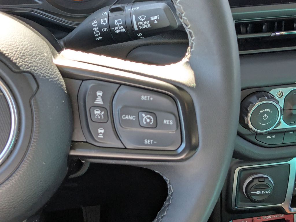 Thumbnail: 2025 Jeep Wrangler - 17