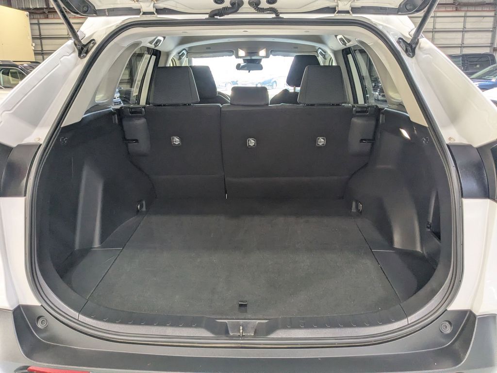 Thumbnail: 2025 Toyota RAV4 - 29