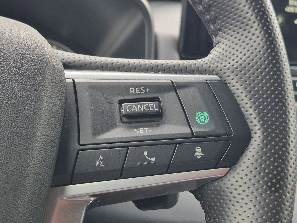 Thumbnail: 2025 Mitsubishi Outlander - 15