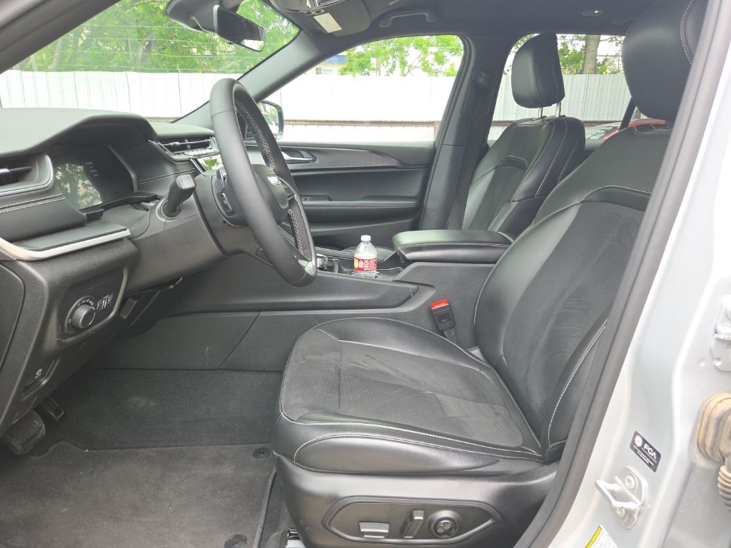 Thumbnail: 2025 Jeep Grand Cherokee - 3