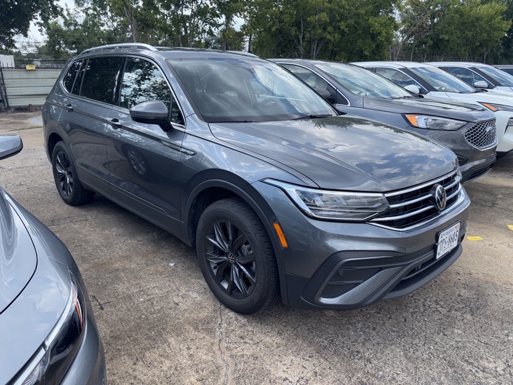 Thumbnail: 2024 Volkswagen Tiguan - 3