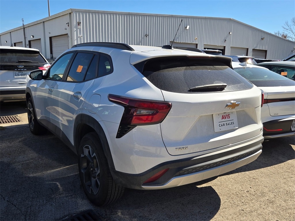 Thumbnail: 2025 Chevrolet Trax - 6