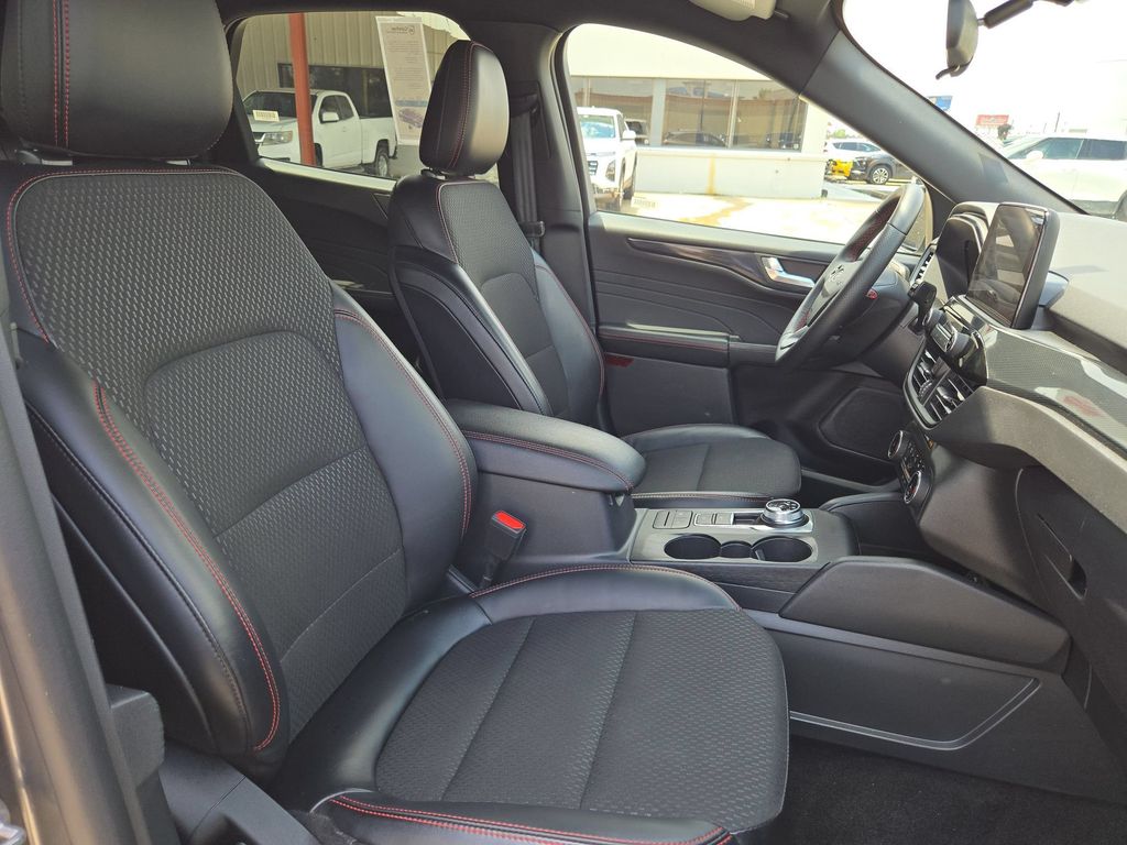 Thumbnail: 2025 Ford Escape - 30