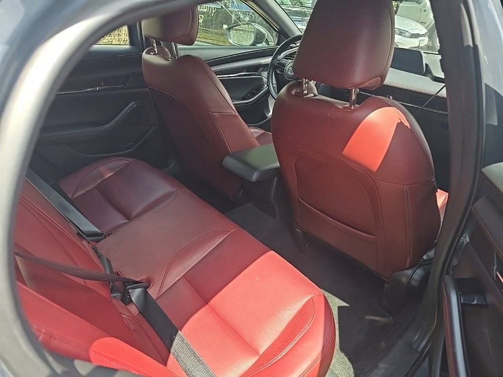 2024 Mazda Mazda3 Carbon Edition 14