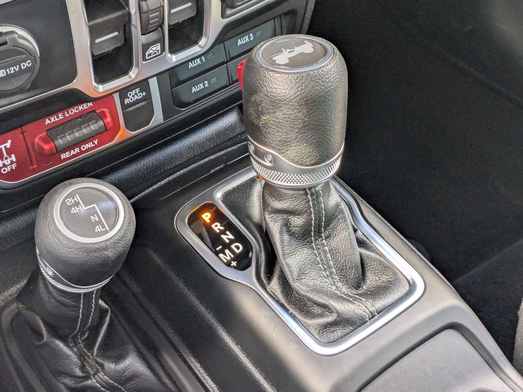 Thumbnail: 2025 Jeep Wrangler - 19