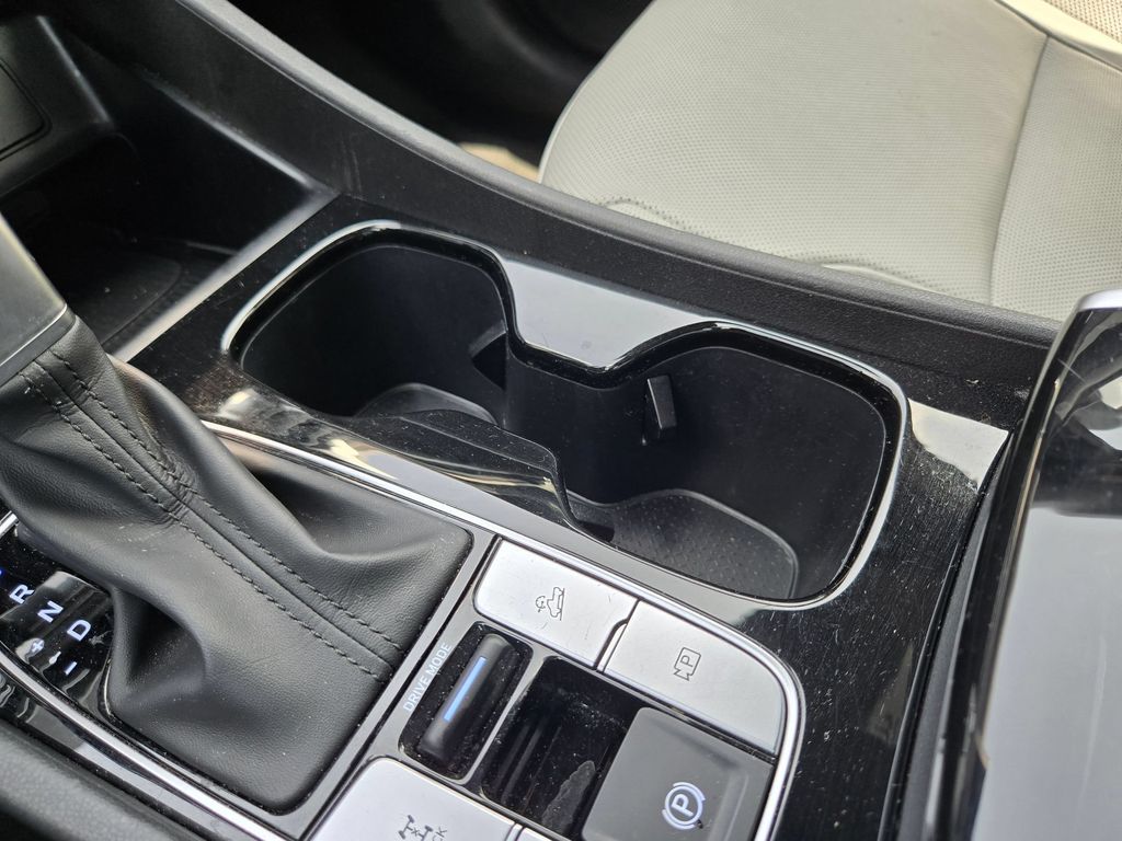 2025 Hyundai Santa Cruz Limited - Photo 28