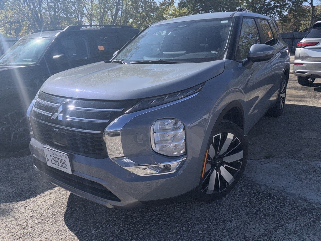 Certified 2025 Mitsubishi Outlander SE SUV