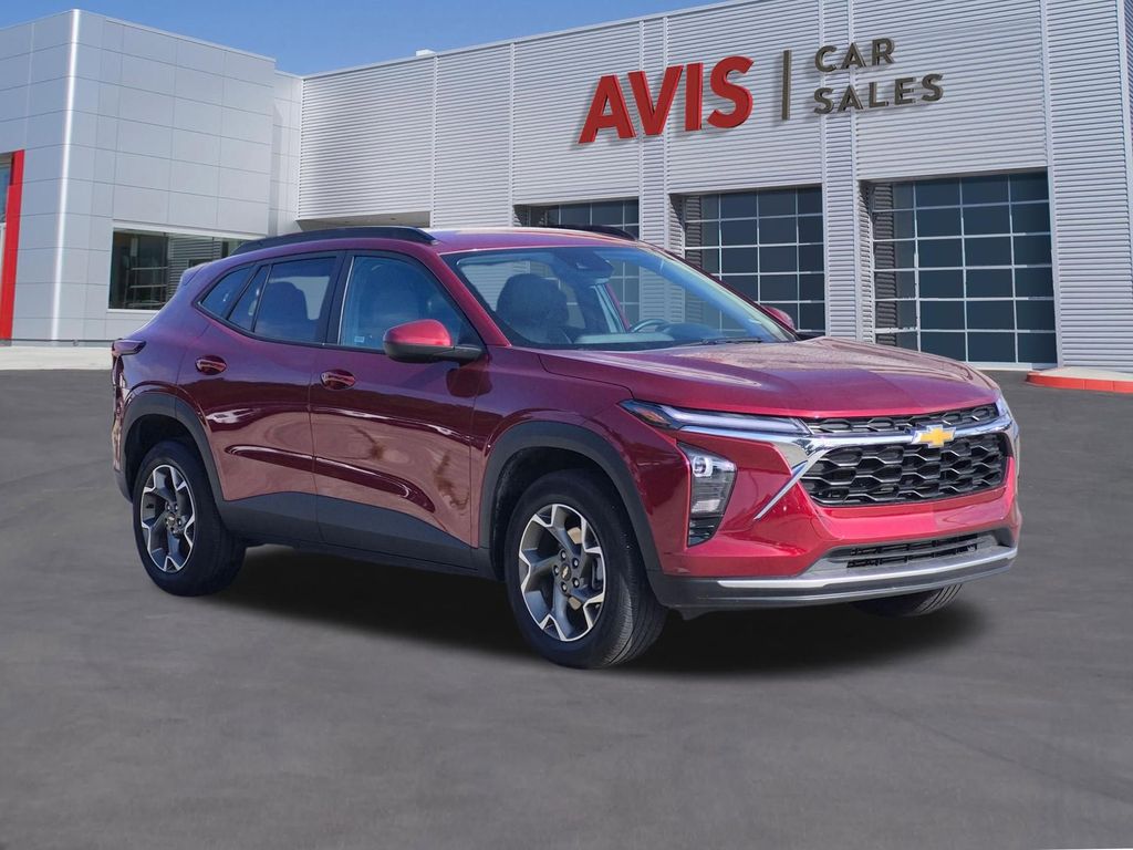 Thumbnail: 2025 Chevrolet Trax - 3