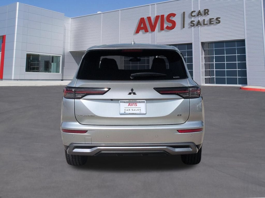 Thumbnail: 2025 Mitsubishi Outlander - 7