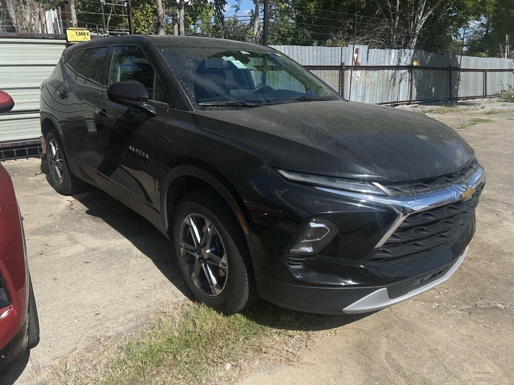 Thumbnail: 2023 Chevrolet Blazer - 3