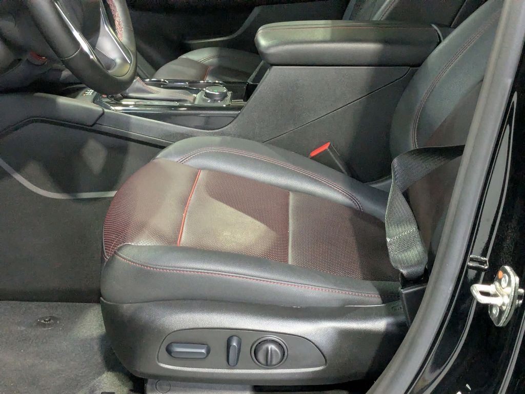 Thumbnail: 2025 Chevrolet Blazer - 19