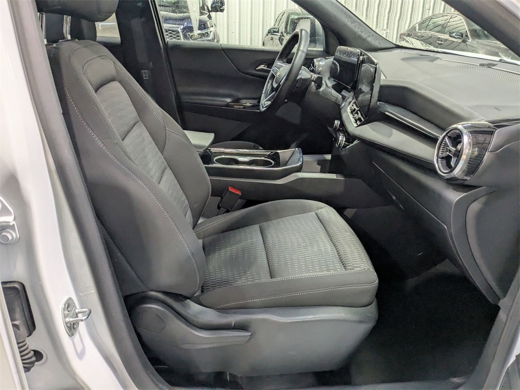 Thumbnail: 2025 Chevrolet Equinox - 31