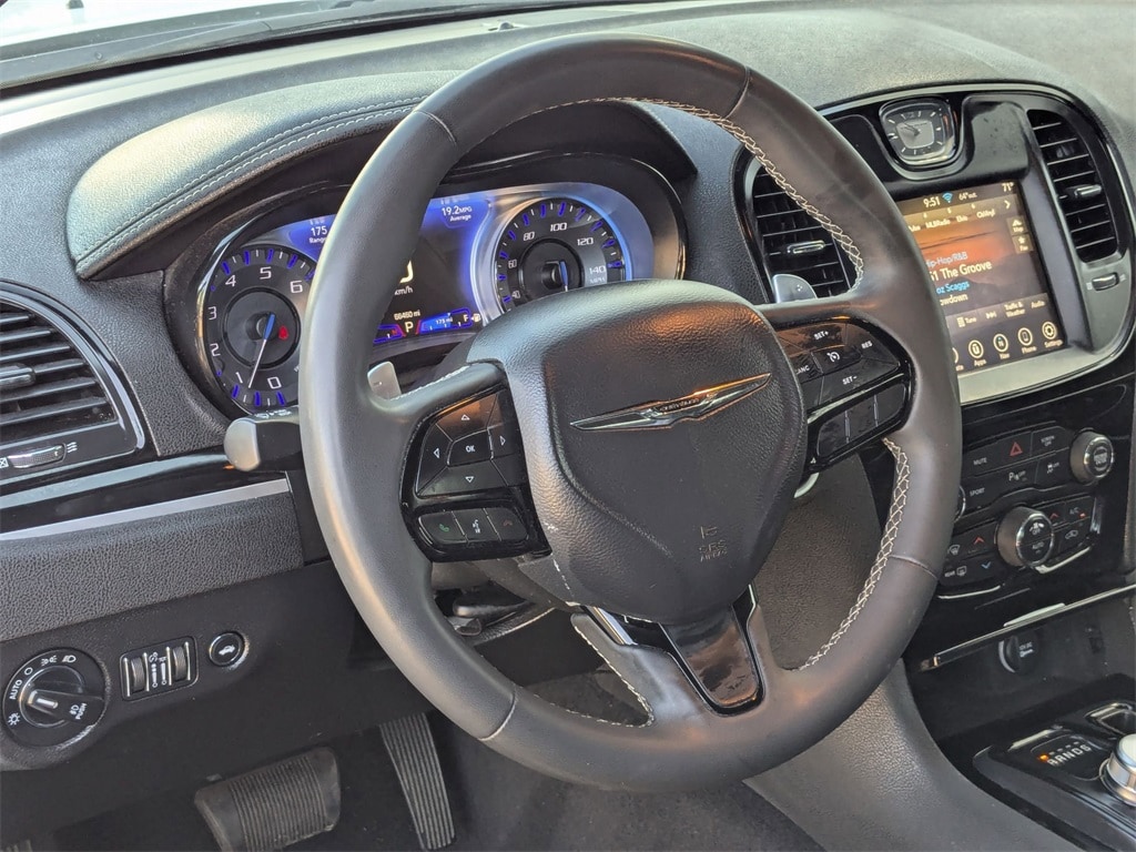 Thumbnail: 2023 Chrysler 300 - 15