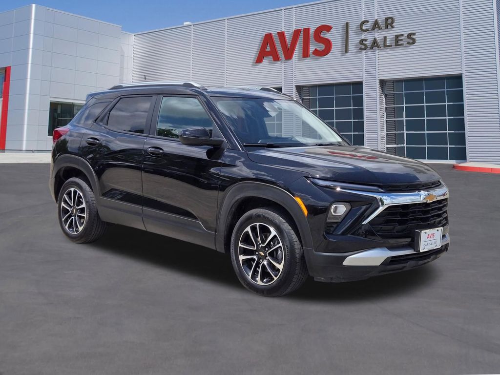 Thumbnail: 2025 Chevrolet TrailBlazer - 3