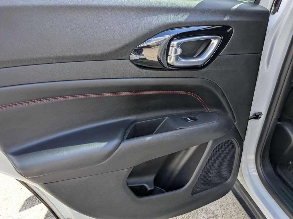 Thumbnail: 2025 Jeep Compass - 21