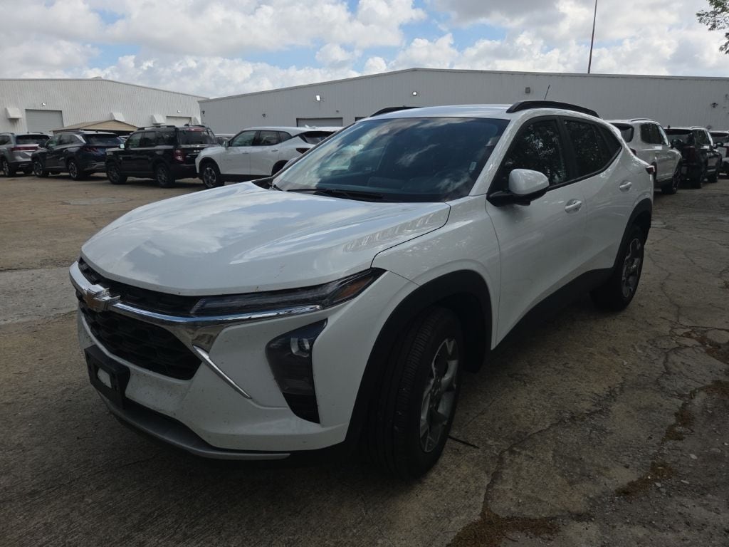 Thumbnail: 2025 Chevrolet Trax - 1