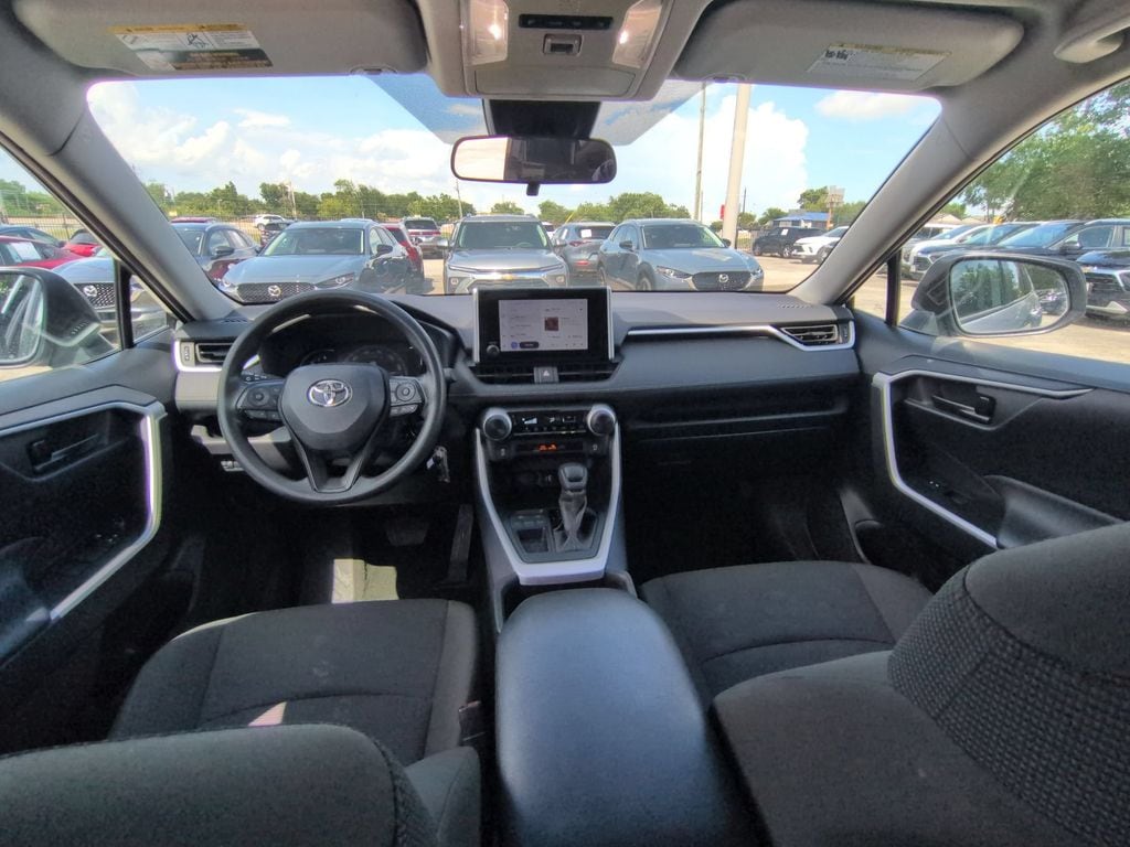 Thumbnail: 2025 Toyota RAV4 - 25