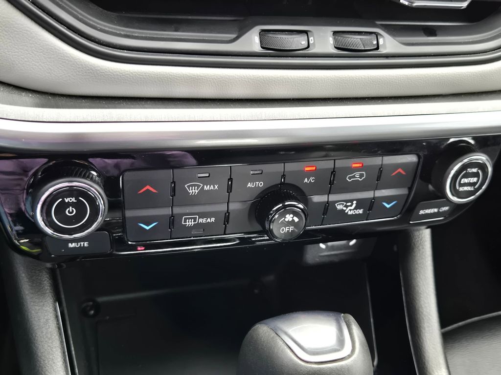 Thumbnail: 2025 Jeep Compass - 18