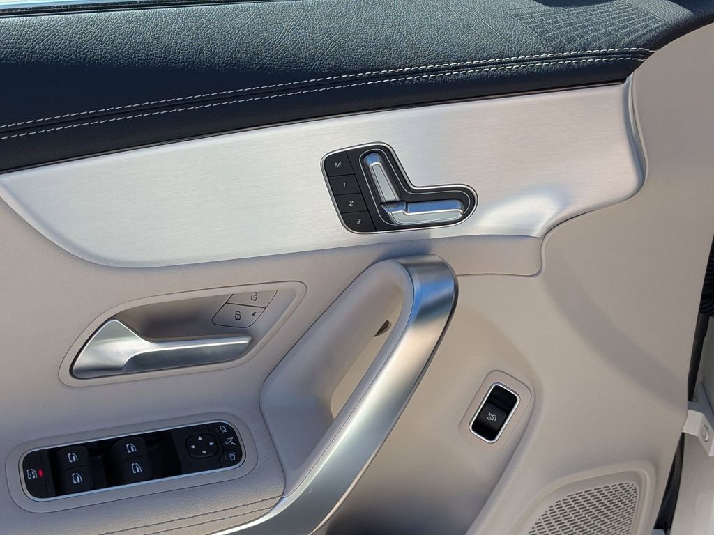 Thumbnail: 2025 Mercedes-Benz CLA - 13