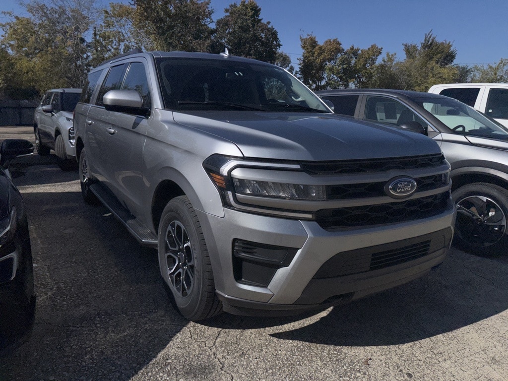 Thumbnail: 2023 Ford Expedition MAX - 3