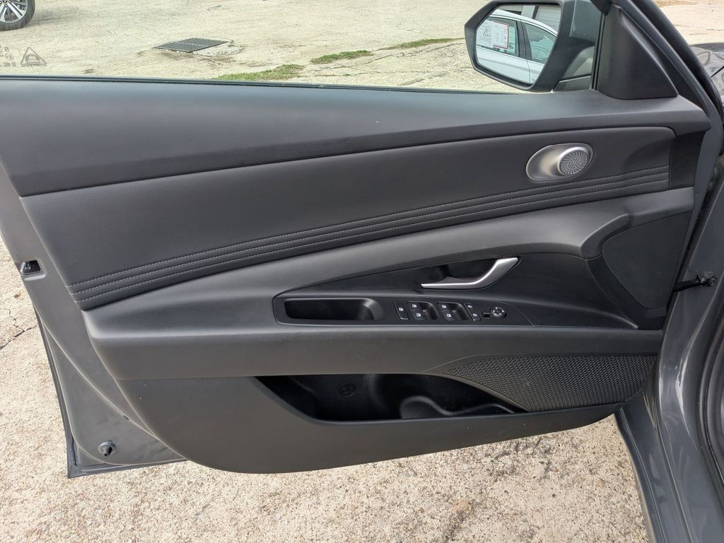 Thumbnail: 2025 Hyundai Elantra - 14