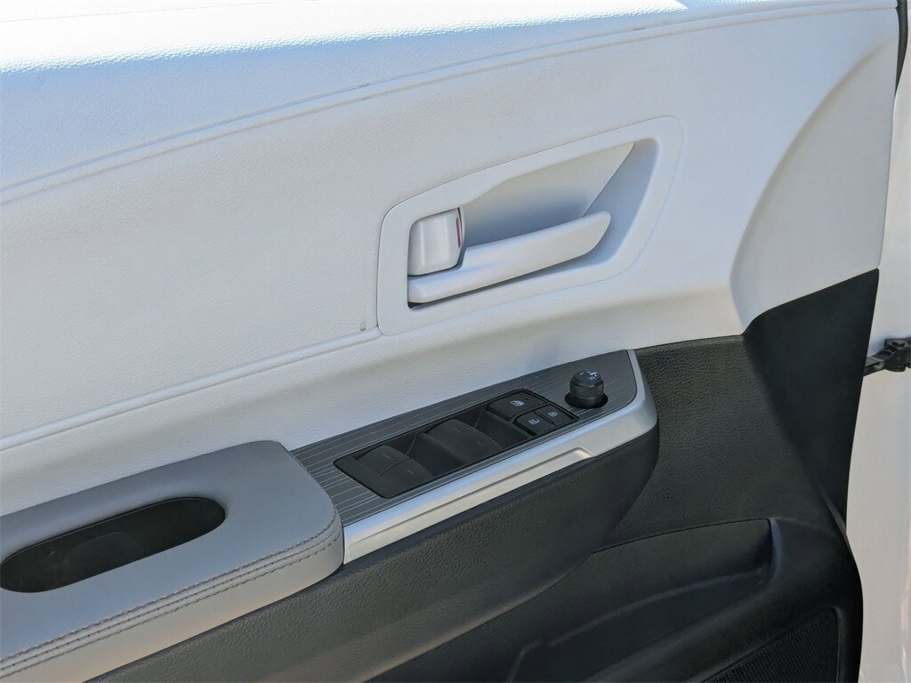 Thumbnail: 2025 Toyota Sienna - 10