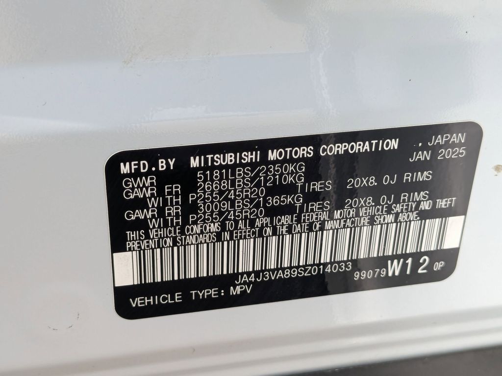 Thumbnail: 2025 Mitsubishi Outlander - 32