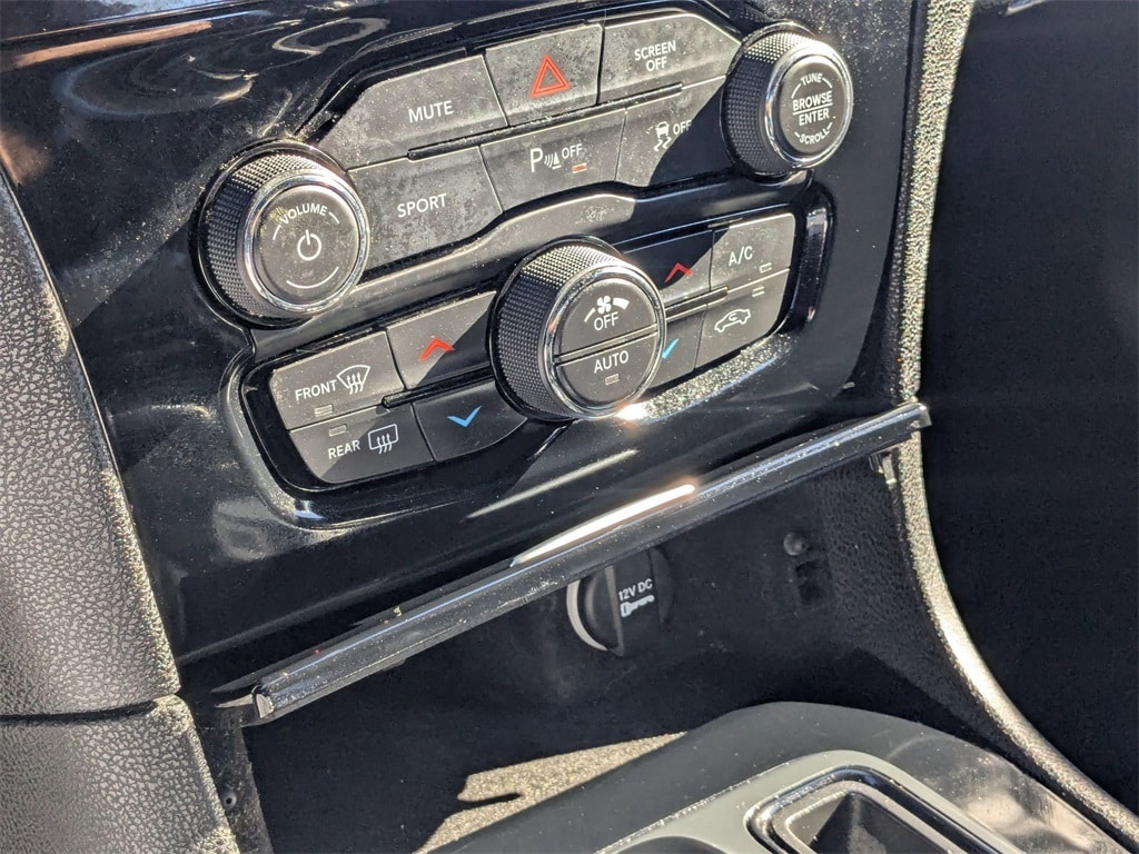 Thumbnail: 2023 Chrysler 300 - 23