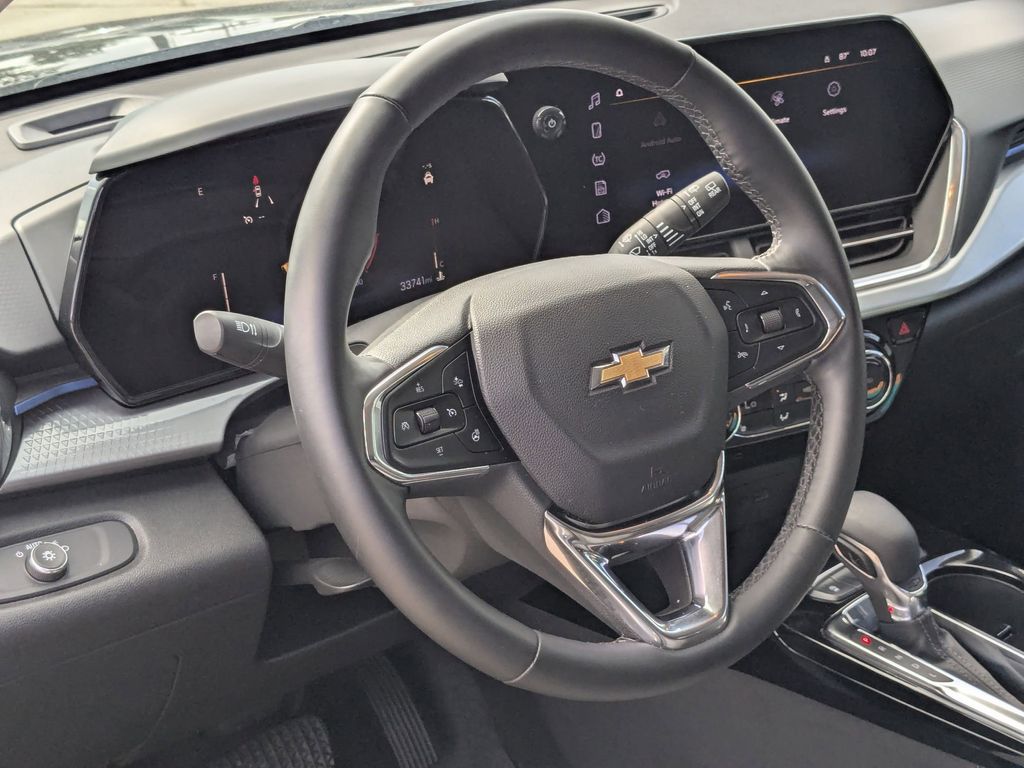 Thumbnail: 2025 Chevrolet Trax - 15