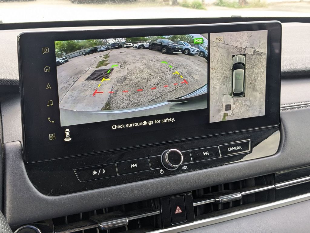 Thumbnail: 2025 Mitsubishi Outlander - 21