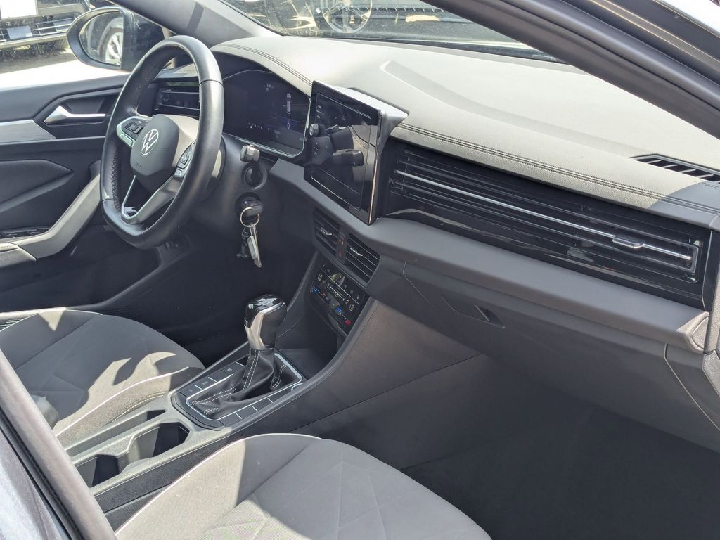 Thumbnail: 2025 Volkswagen Jetta - 27