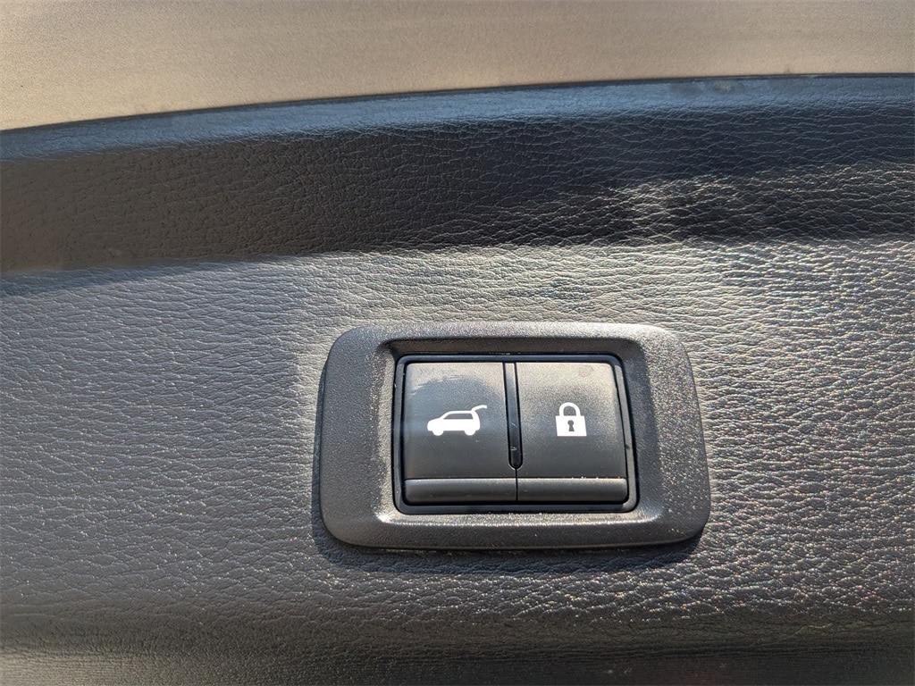 Thumbnail: 2024 Mitsubishi Outlander - 31