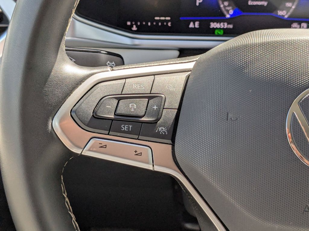 Thumbnail: 2025 Volkswagen Taos - 16