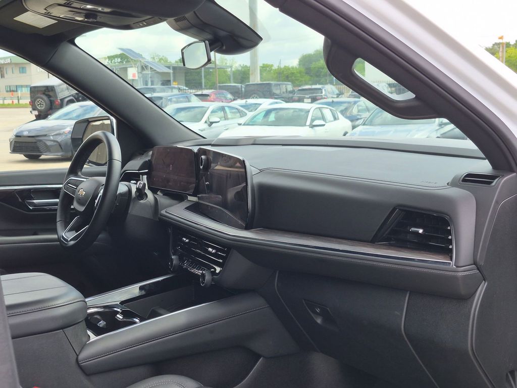 Thumbnail: 2025 Chevrolet Tahoe - 30