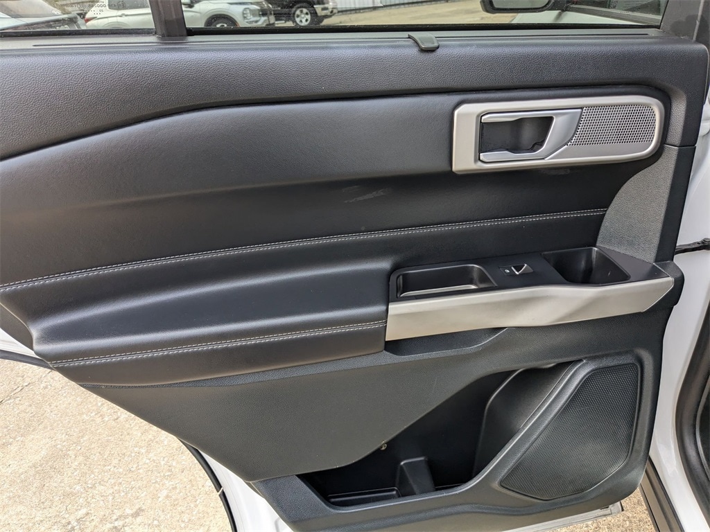 2023 Ford Explorer Limited 25